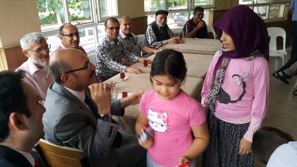 Burdurvalilik's tweet photo. Valimiz @hasankurklu Ağlasun İlçemize bağlı  Mamak köyümüzü ziyaret ederek, köy halkı ile sohbet etti. http://t.co/92mqjLjKg8