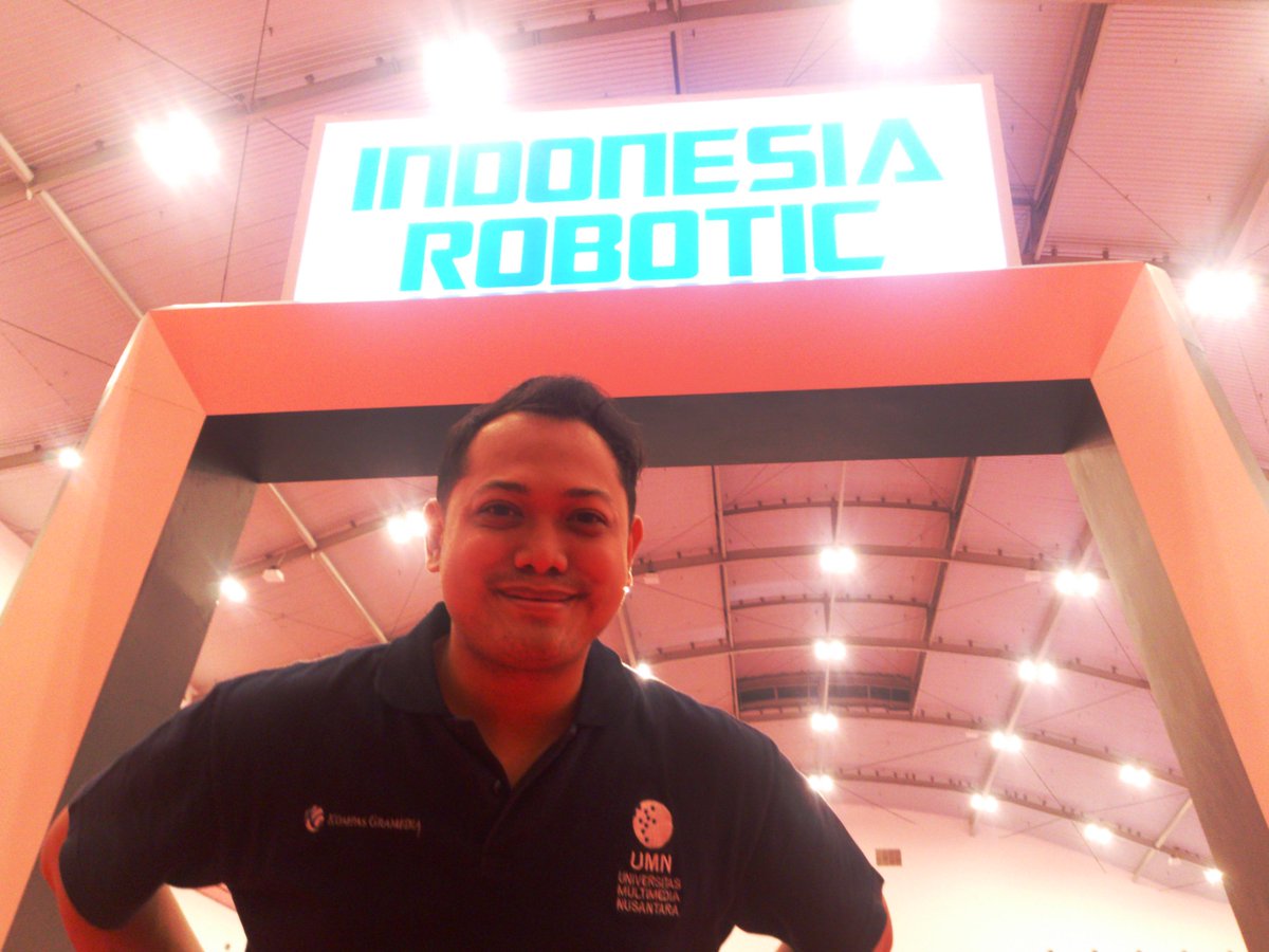 alexrahardi's tweet image. Sampai ketemu ya teman2 @KomunitasRobot  #RoboticsFair