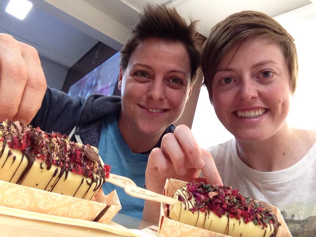 CharliRobertson's tweet image. Great times with my best buddy in London - shame about the travel! #FlatTyre #EngineFail #6hoursandcounting 😳😂😩😴