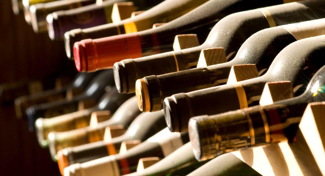 SpowartWines's tweet photo. Enjoy your weekend whatever you have planned from everyone here at Spowart Wines.. #LoveWine http://t.co/klylD8ZoU8 http://t.co/xBuduLx7Dm