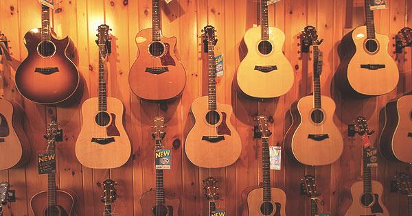 GuitarsCheap's tweet photo. Here's our guide to the best cheap acoustic guitars for sale. From $38 to $150. http://t.co/yENKns14Yv http://t.co/ME82Alun2m