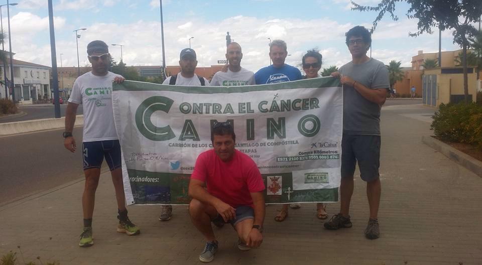 ccc2015's tweet photo. Además hoy tenemos visita de la familia y amigos. ¡Gran apoyo! http://t.co/sdyvkHLi0M