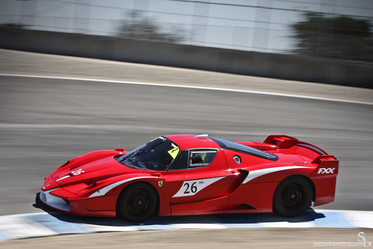 19Edg91's tweet photo. @LeahRebeccaUK Hotter stuff! #V12Rules... 😉😍🎶
#FerrariFriday! http://t.co/z7rpTLX1pf