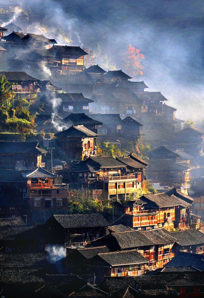 ChinaTopix's tweet photo. Beautiful place in China. Zhaoxing, the Dong minority people in China. http://t.co/yQY7jdBwp4