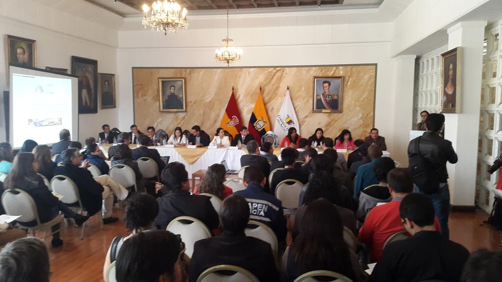 drwilliamgarzon's tweet photo. Por primera vez una comisión de la @AsambleaEcuador sesiona en Cuenca #ComisiónDeSaludEnTerritorio #AzuayCuenca http://t.co/i6vKFuCj00