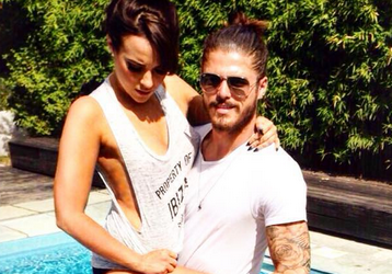 Former Hollyoaks' actress Stephanie Davis bares her NAKED bum