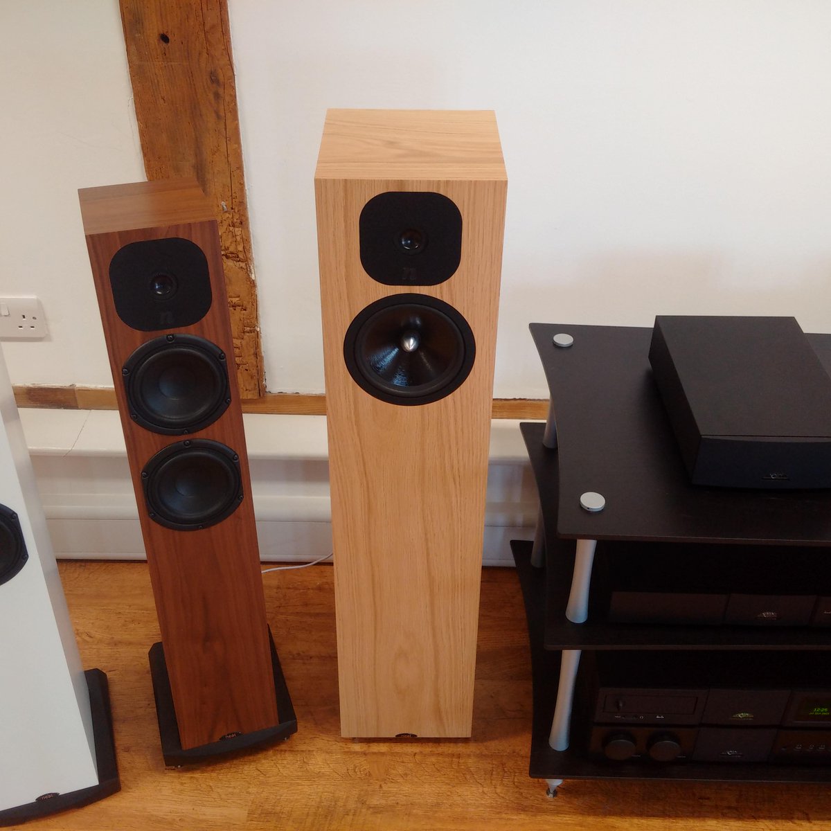 theaudiobarn's tweet image. As promised, the stunning @neatacoustics Momentum SX5i with a Quadraspire rack full of @NaimAudio. What do you think?
