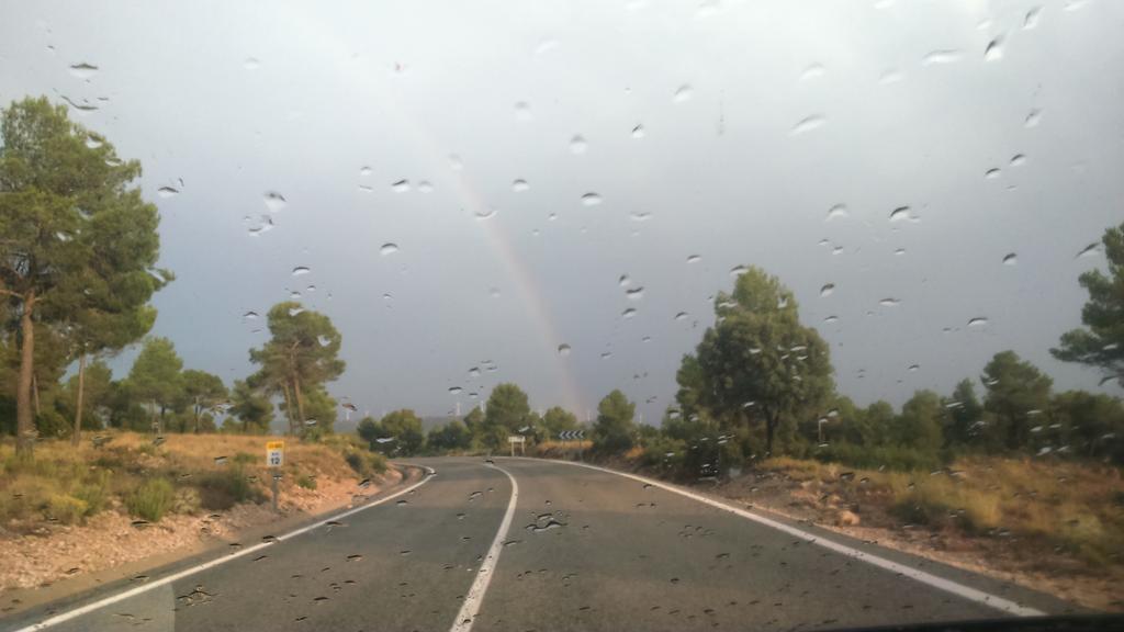 CmaraRcr's tweet photo. Camino de Ayora... Por fin!!! http://t.co/wdv5psxsYC