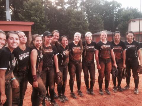 _ruthjones's tweet photo. Had the best season with the best girls. Hate to say it's over...😓 + @Meagan_Coltrane @carolineknight_ http://t.co/I2lIICDVDo