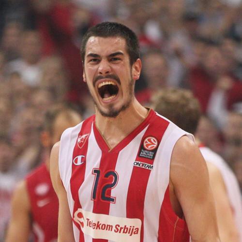 milojkobeograd's tweet photo. Калинићу, велики човече, људино и морална громадо нека ти је срећно! Када играш против Звезде молим те - немој много! http://t.co/ozozYnIyue