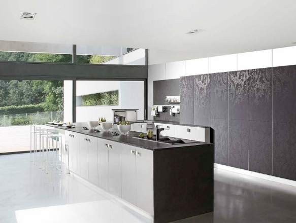 ikitchensltd's tweet photo. Did you know that our high gloss #kitchen range comes in 25 different colours? http://t.co/i4fZ9fZ5Dc http://t.co/ZIa8cMqOGJ