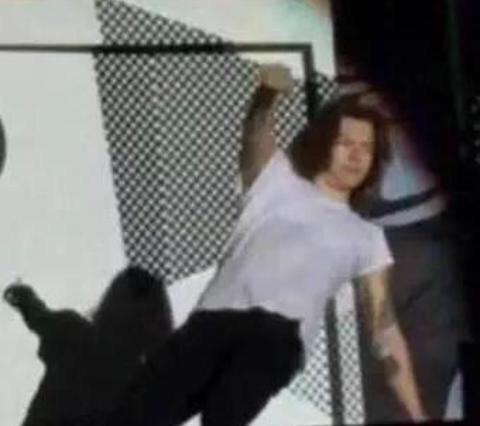 cuddlemezarry_'s tweet image. THIS IS ONLY ONE SONG FROM THE FIFTH ALBUM

IMAGINE THE REST OF THE ALBUM

#DragMeDown