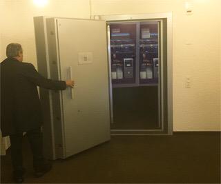 Bitcode_CH's tweet image. Finally available: We offer limited rack space and virtual backup space inside an armored former SWISS BANK SAFE.
