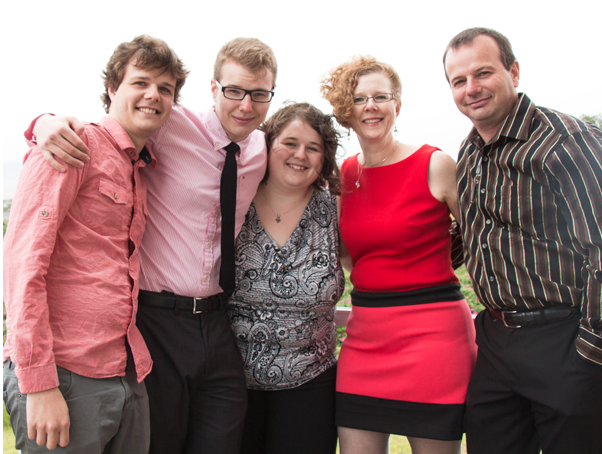 HelenePelo's tweet image. It's so important to protect your family: bit.ly/1fPB6z7 #InsuranceThatFits #ad