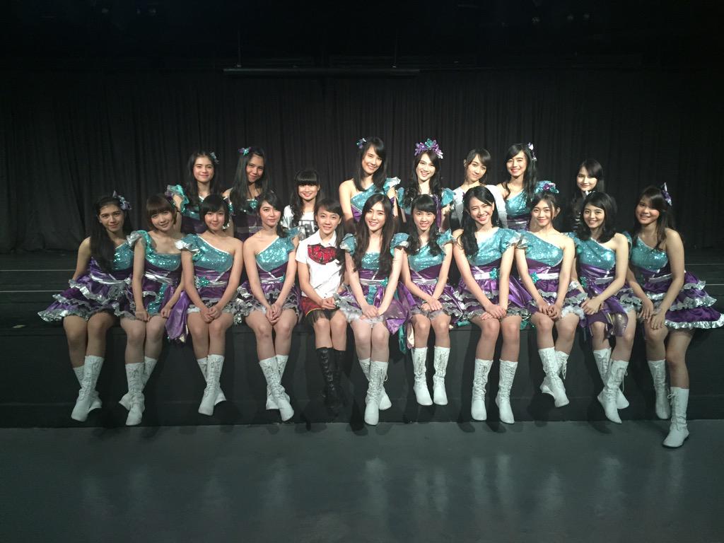 shanju's tweet photo. 00.00 mohon bantuannya untuk team J dari JKT48! http://t.co/FaqnYpezqD