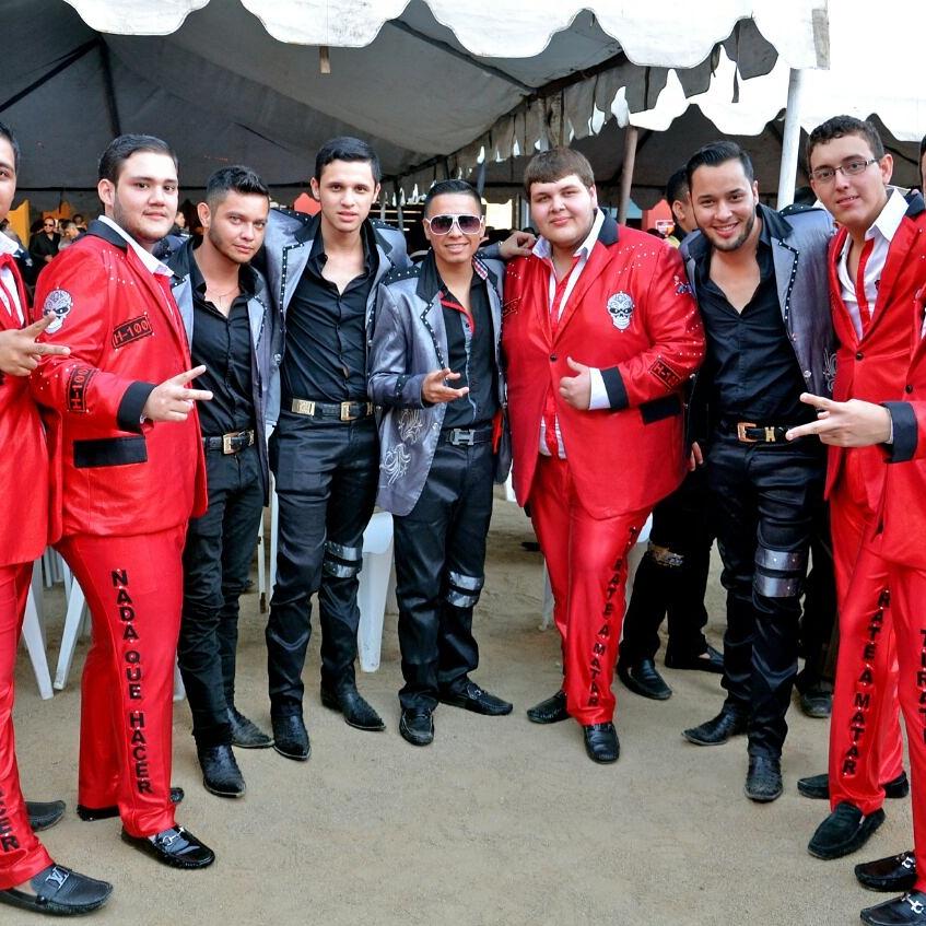 BandaRealDelSol's tweet photo. Buenos días una foto con el grupo del momento H100 excelente fin de semana http://t.co/f91y5K5bMz