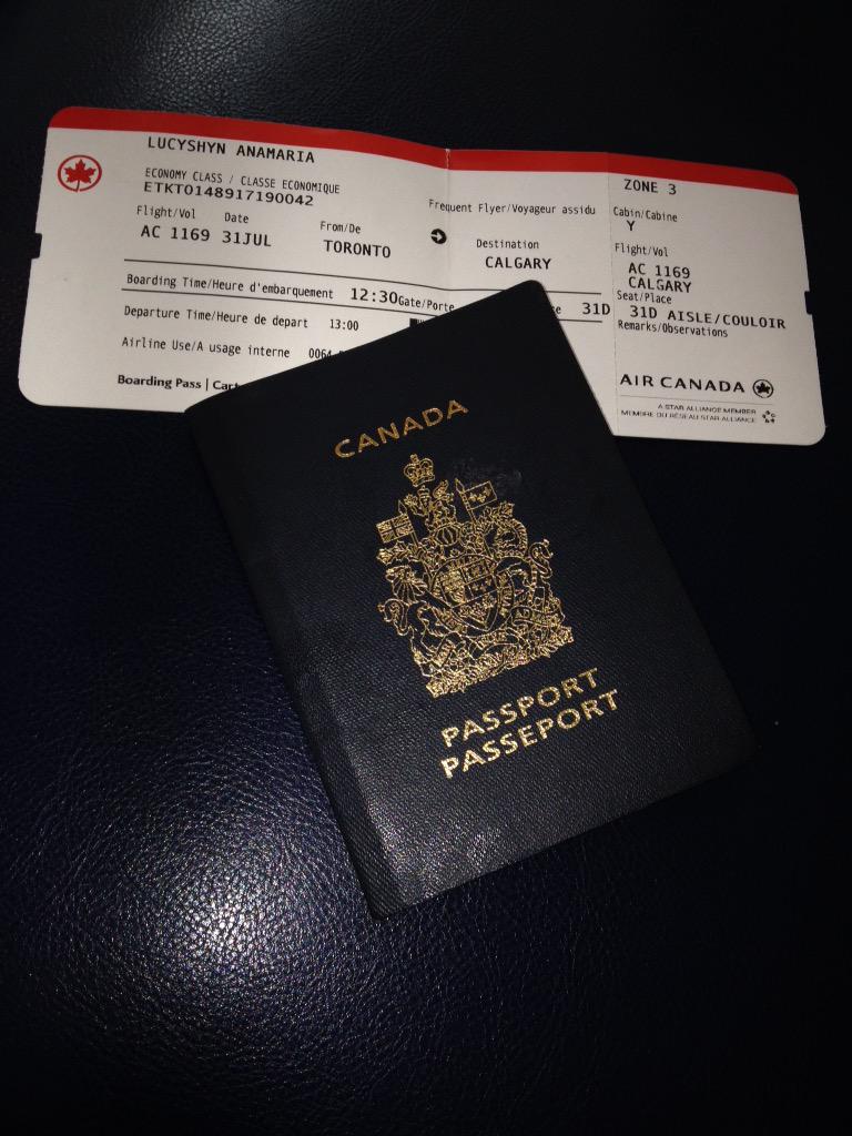 Fiddler8_Ana's tweet photo. Homebound after an unforgettable 17 day trip through Europe with the Calfids. 🇨🇦✈️🎶🎻 #fiddlerlife #lastfiddlertour http://t.co/Em0HjJlHyH