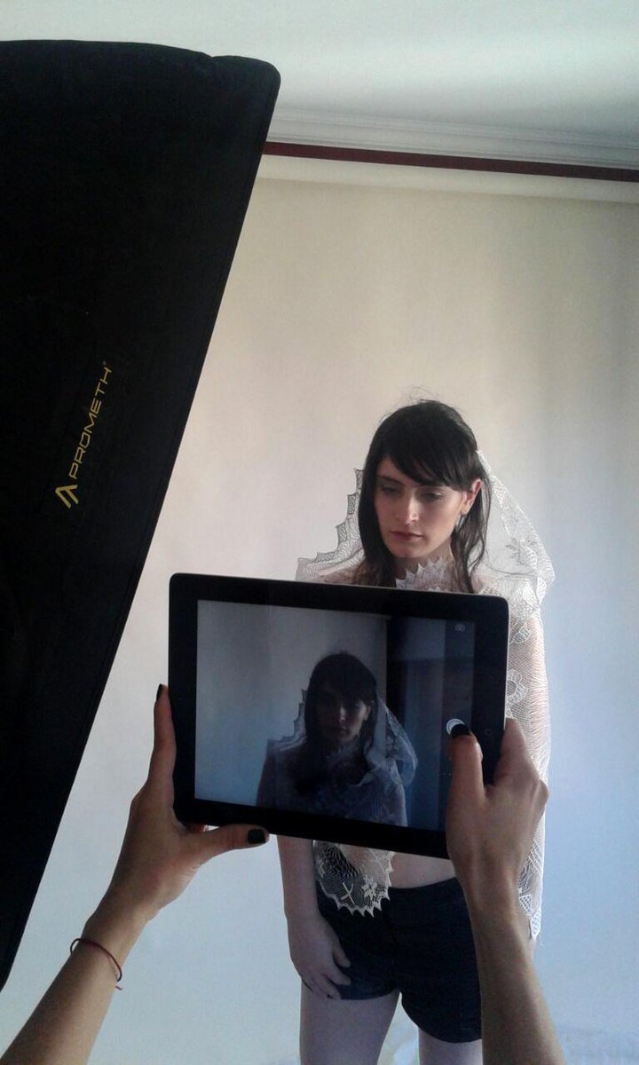 ClaraRosaInd's tweet photo. Detalles previos en la producción fotográfica de "Fábula", nuestra nueva colección primavera - verano 2015/16. http://t.co/iEmP3B6qxL