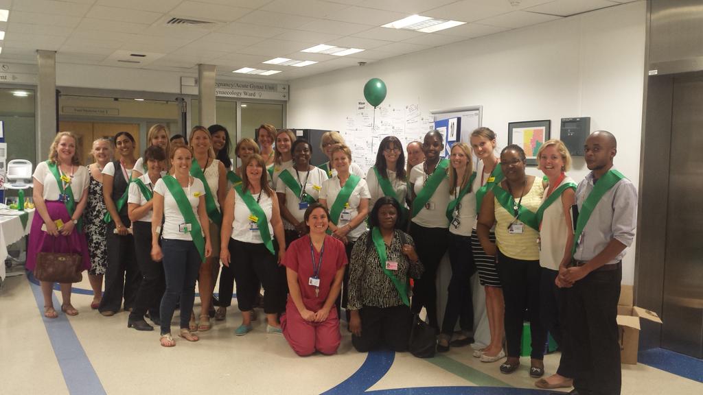 The amazing team for 'Showing we care Day' <a href="/GSTTnhs/">Guy's and St Thomas'</a> <a href="/KateSLangford/">Kate Langford</a> <a href="/kayewilson16/">Kaye Wilson</a> #spotlightonsafety @maryamidwife