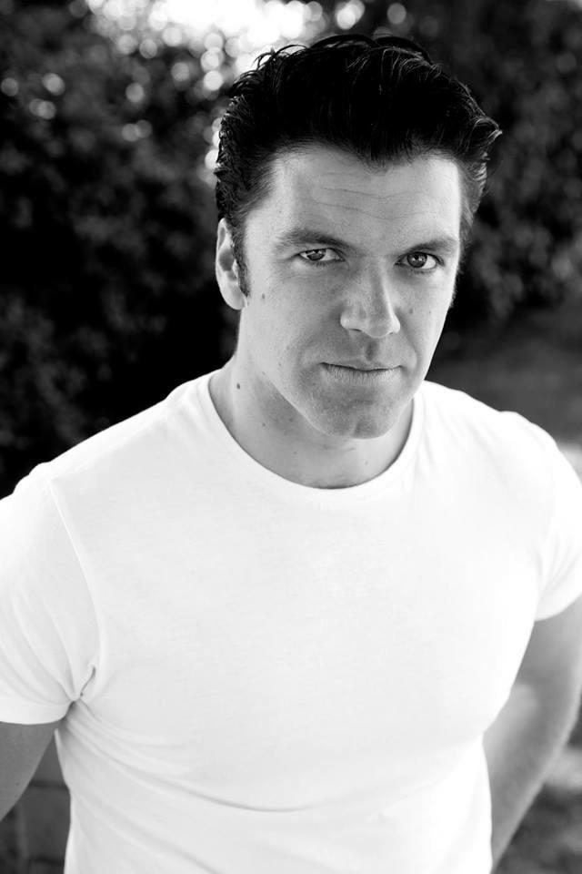 stephenwebb1983's tweet photo. Photoshoot today with this guy @DomSmith89 Looking for someone to do headshots at a good price get in touch with him! http://t.co/aWw2AtdWLs