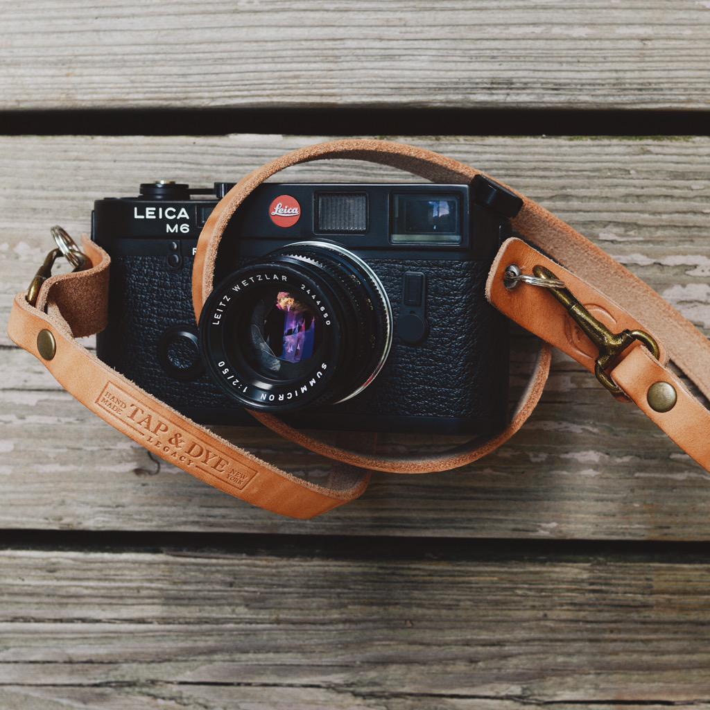 TAPandDYE's tweet image. @thisa_guy is strapped and ready to shoot with our dark amber legacy strap and m6 in tow. #leicacamera #filmisnotdead