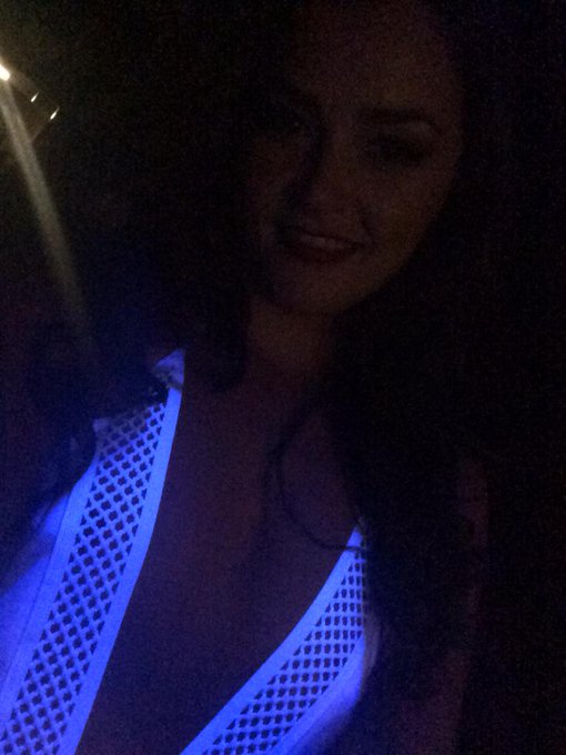 Playing in the back light http://t.co/LddYyfbgUM<a href="/tag/southcarolina"class="tags"><span>#southcarolina</span></a><a href="/tag/valentinesday"class="tags"><span>#valentinesday</span></a>