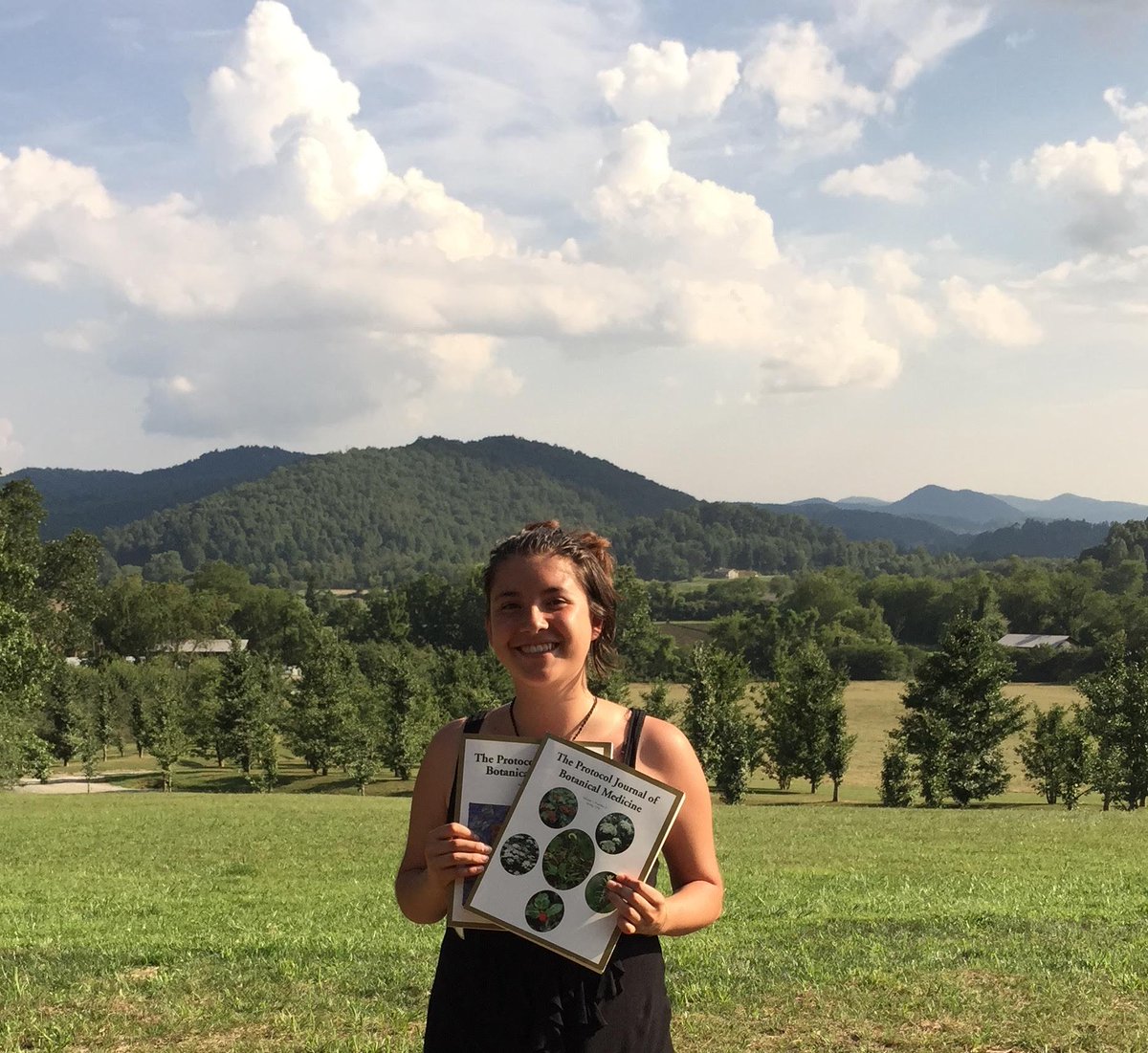 TurningGreenOrg's tweet photo. #PGC2014 champ @AnaMariaZabala9 had a wonderful visit to @GaiaHerbs farm this week! #LiveLifeBrighter #Organic http://t.co/Np8Mr64zwd
