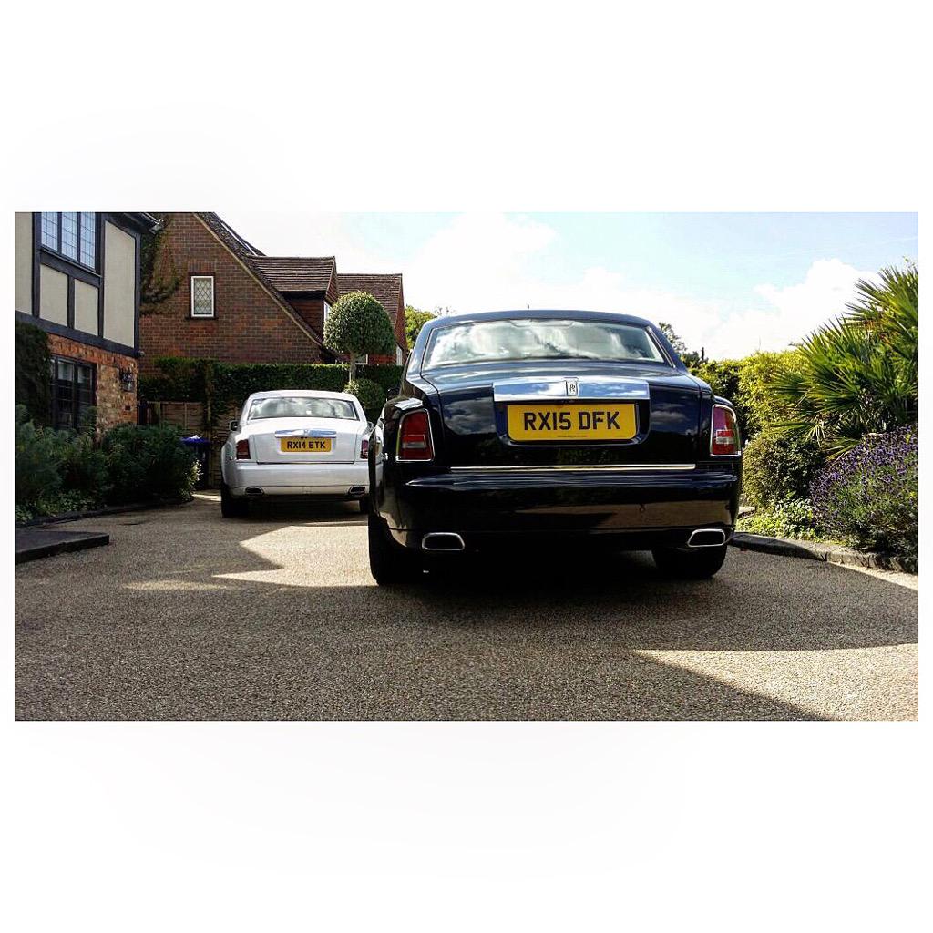 Double trouble #rollsroyce #rollsroycephantom #wedding #weddingcars