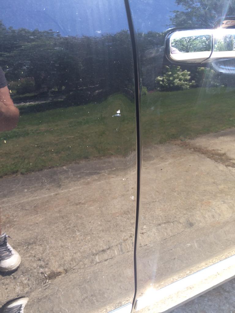I_AM_WILDCAT's tweet photo. Thanks to the asshole that slammed open their door into my truck today during the 20 minutes I was at the store http://t.co/V1o1D5Jr8v