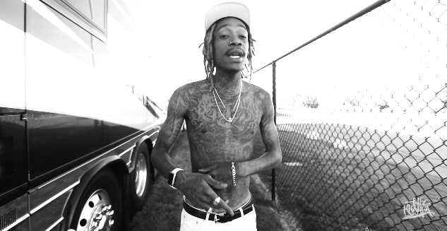 DailyLoud's tweet photo. [NEW] Wiz Khalifa - "Off The Bus" [Freestyle] http://t.co/tX0FSObTKN http://t.co/ozW61YU6rv