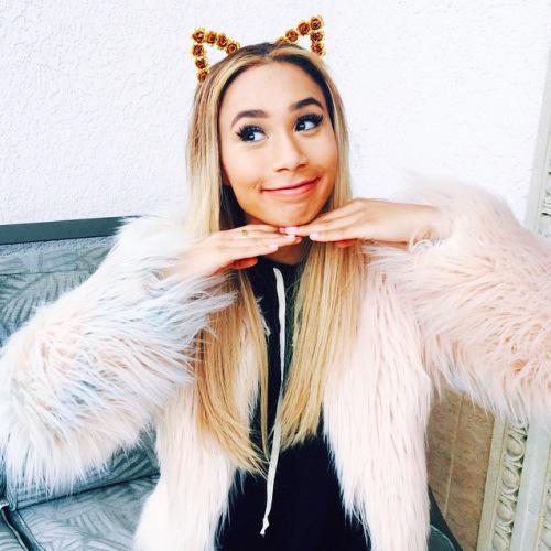 fatimagomez125's tweet photo. #ChoiceFemaleWebStar I want EVA TO WIN @lifeaseva @lifeaseva @lifeaseva @lifeaseva @lifeaseva @lifeaseva @lifeaseva😍😘 http://t.co/Q9lCCufYTj