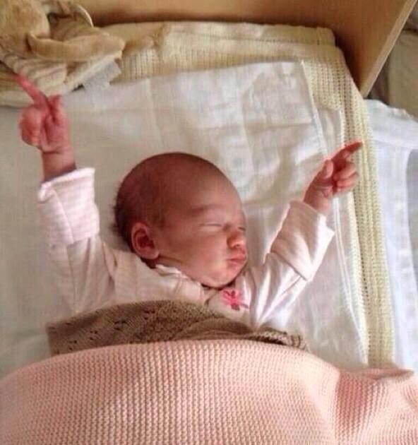 StumblerTop's tweet photo. When you wake up and realize you have more time to sleep http://t.co/jRK6eFr1P9