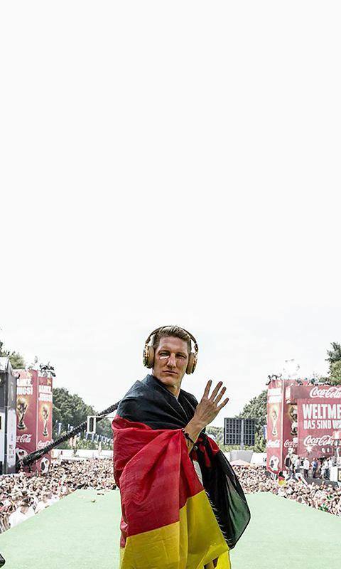 Happy birthday 31th my bas  Semoga makin sukses dan cepet nikah yahh bas lafyuu bastian schweinsteiger 