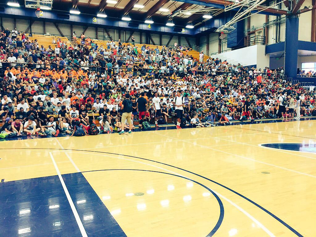 mousevillejeb's tweet photo. And so it begins......850 kids for Session 1 of @MJFlightSchool #MJFS2015 #MJFSXX http://t.co/n7aIASgP19