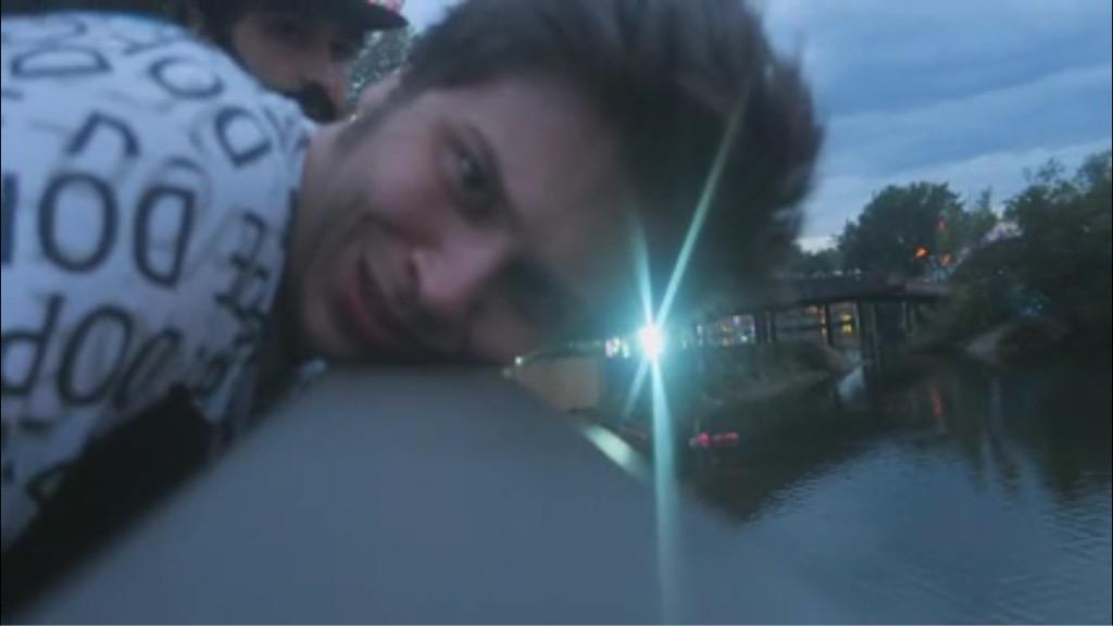 pasyfa3's tweet photo. Ahi viene el que te gusta, actua normal @Rubiu5 @mangelrogel http://t.co/Nqx4y8gF82