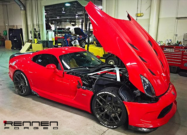 RennenForged's tweet photo. #Viper #SRT on #Rennen #Forged #RLM6 #2pc #ReverseLIp 
#20x11 | #20x13 w/ #exposedhardware
#rennenforged #dodgeviper http://t.co/d7tqMXeoCJ