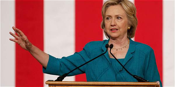 ELTIEMPO's tweet photo. 'Hay que acabar con el embargo a Cuba para siempre': @HillaryClinton http://t.co/c6Hm66rSS5 http://t.co/PtJiO49LPK