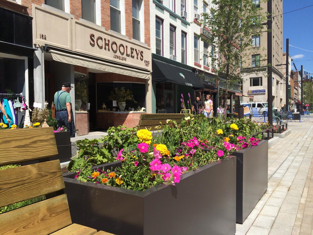 ithacavoice's tweet image. Editorial: Three cheers for brilliant, beautiful new Ithaca Commons
ithacavoice.com/2015/07/editor… #twithaca @SvanteMyrick