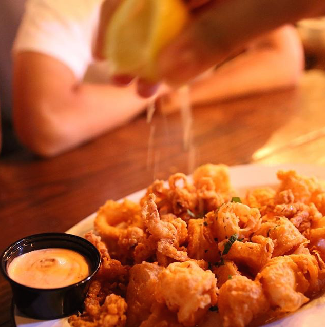 TheAlbrightSM's tweet image. We’re on a seafood diet; we see food and we eat it. Thanks for the photo @eatingworthlife #calamari #yum #thealbright