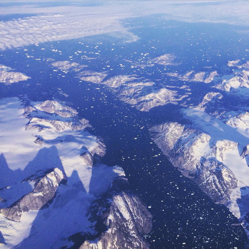 RambleAndVine's tweet photo. View of #Greenland thanks to @Icelandair #passportready #travel #nosummerregrets http://t.co/e8T4bAIde9