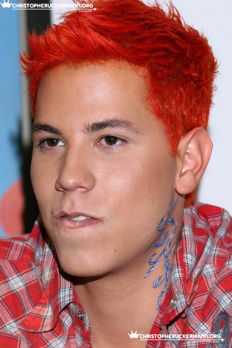 desativaaaaado_'s tweet photo. @christiancha Eres el mejor! Increíble cómo Brasil te ama! Besos de la generación brasileña de Rebeldes! #askchrischa http://t.co/inRLTrTkEf