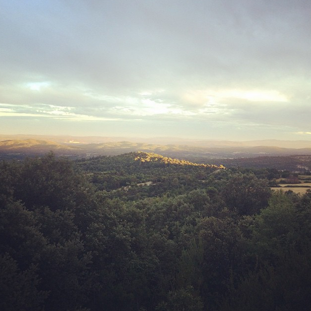 "#sunset #Provence" <a href="/OlyaKurylenko/">Olga Kurylenko</a> shared this amazing photo with us on her instagram!