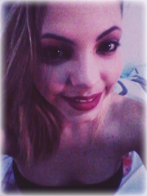 AmandaaCostaah's tweet photo. Se eu sorri e por vc... Rsrs Obrigado DEUS por cada diaa 😍😊😁 http://t.co/vBDvBzps80