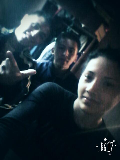 LaauraBeleen's tweet photo. Matess y torta fritas con los feoss http://t.co/HqB1JITx1E