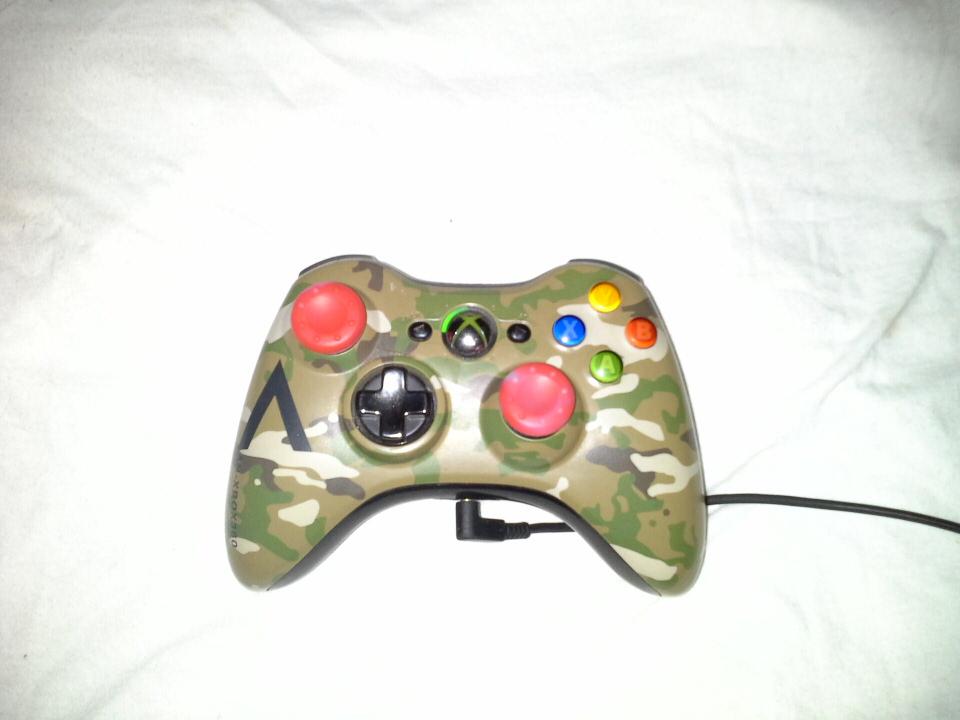 Defy_Hooey's tweet photo. So exited about my new grips from @KoalaGrips they feel extreamly nice, and im supporting my team @AimHighEsports. http://t.co/NTUJNmaPZs