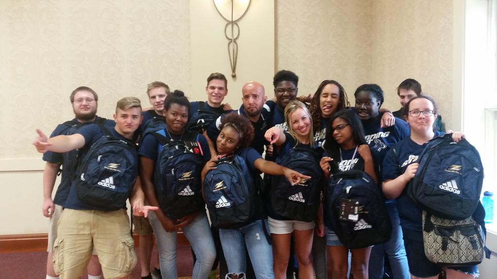 DanielDNilsson's tweet photo. Running Start Summer Bridge Nilsson Family Photo #rssb15 #goofy #abnormal http://t.co/hN5rtL1jmu