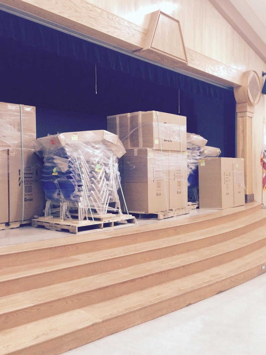 BaileyKiri's tweet photo. @dg_noble @MrHarrisABC look what just arrived at McDowell #readyforit #activelearningenvironment #thirdteacher http://t.co/B3W41L8Izb