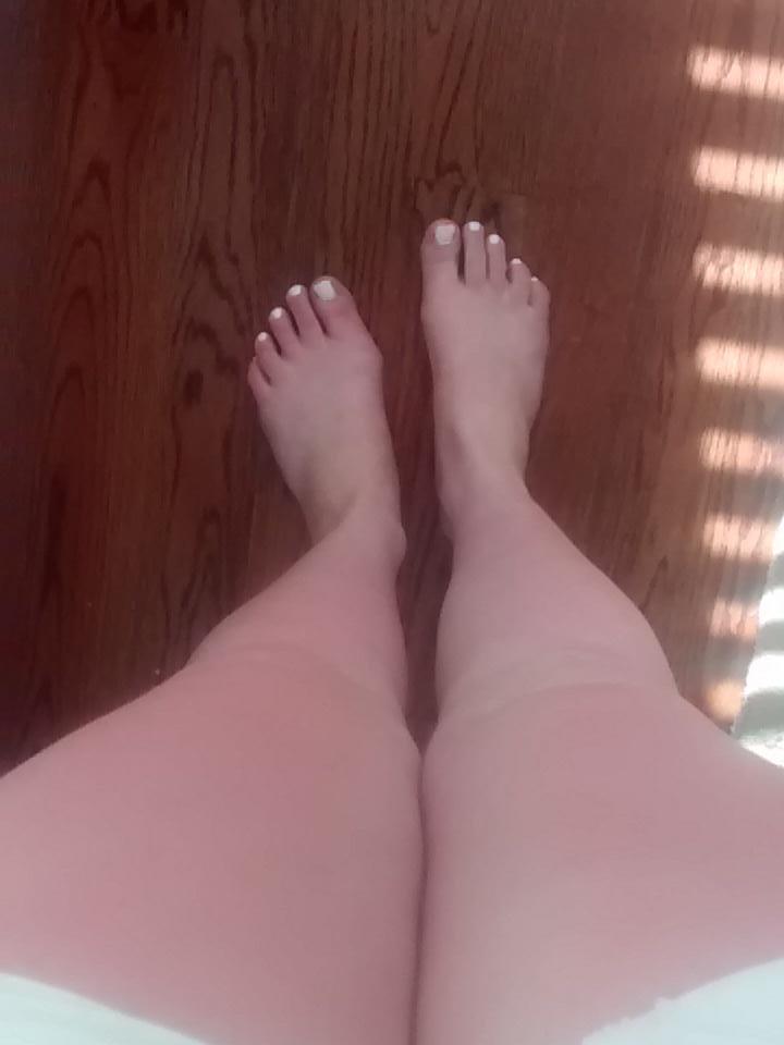 CaileighJean's tweet photo. Accidentally became a lobster today #toomuchpooltime #notenoughsunscreen http://t.co/5fniaVFypy