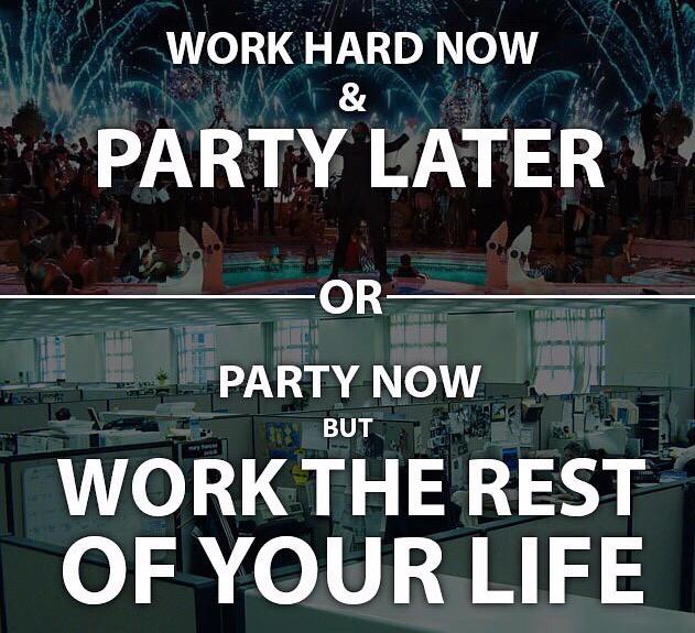 GrindDailyTweet's tweet photo. work now, play later 

#GrindDaily http://t.co/w6rCxo9eVQ