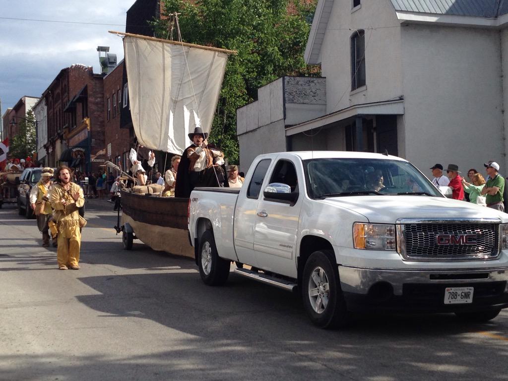 MidlandMirror's tweet photo. Samuel de Champlain has a fancy ride! @champlainevent @penetanguishene http://t.co/PCfYE80ZGR
